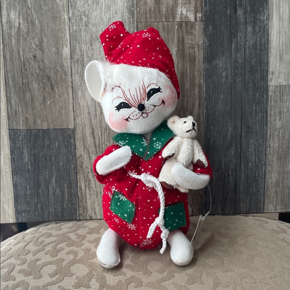 VINTAGE Annalee 10” Tuckered Mr. Mouse Festive Red Mouse Plush with Bear 1991